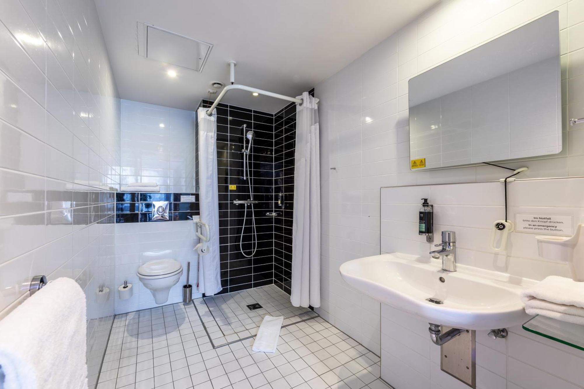 Premier Inn Hamburg City Millerntor Exterior photo